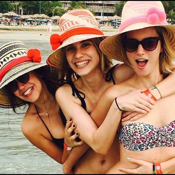 NWT 🌟Beautiful and unique hat - Picture 4 of 4